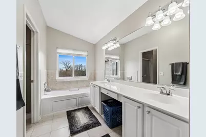 1656 Normandy Woods Court, Grayslake, IL 60030 - Photo 12