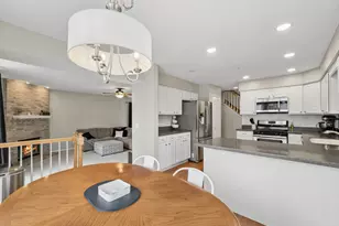 1656 Normandy Woods Ct, Grayslake, IL 60030 - Photo 22