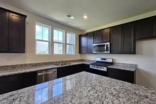12802 South Nicholas Dr, Plainfield, IL 60585 - Photo 4