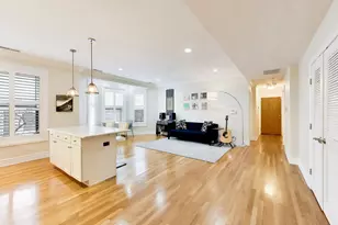 1701 N Crilly Ct, Chicago, IL 60614 - Photo 2