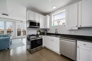 2401 W Lexington St, Chicago, IL 60612 - Photo 8