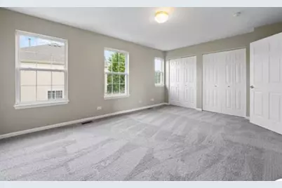 512 Lincoln Station Drive #512, Oswego, IL 60543 - Photo 8