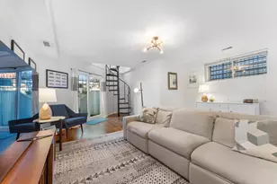 1266 N Wood St, Chicago, IL 60622 - Photo 16