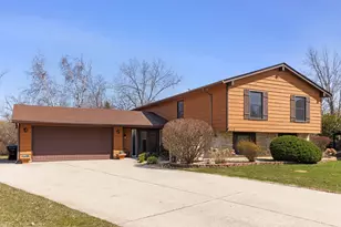 253 Arbor Ln, Bloomingdale, IL 60108 - Photo 2