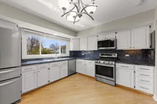 253 Arbor Ln, Bloomingdale, IL 60108 - Photo 8