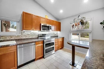 300 Voltz Road, Northbrook, IL 60062 - Photo 8