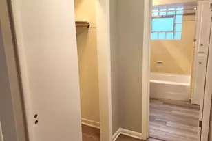 5910 W Gunnison St, Chicago, IL 60630 - Photo 10