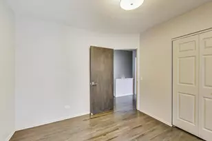 2233 W Medill Ave, Chicago, IL 60647 - Photo 14