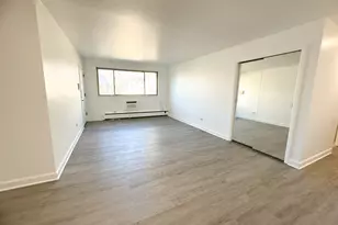 7019 N Ridge Blvd, Chicago, IL 60645 - Photo 6