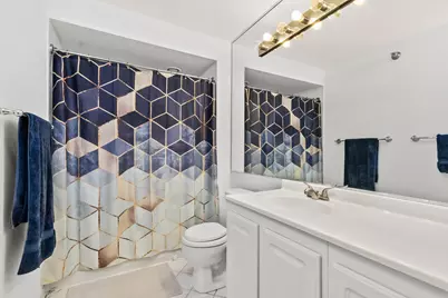 345 N Lasalle Street #2405, Chicago, IL 60654 - Photo 10