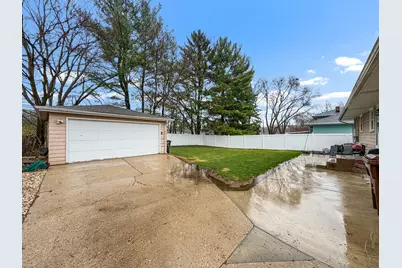 2211 Montana Avenue, Rockford, IL 61108 - Photo 2