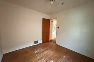 8842 S Cregier Ave, Chicago, IL 60617 - Photo 10