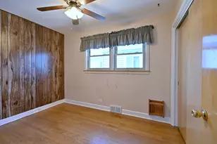 5036 Crain St, Skokie, IL 60077 - Photo 12