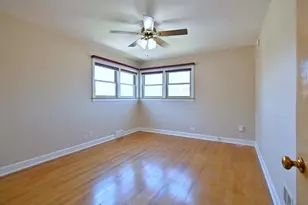 5036 Crain St, Skokie, IL 60077 - Photo 14