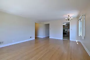 5036 Crain St, Skokie, IL 60077 - Photo 6