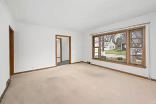 1814 36th St, Moline, IL 61265 - Photo 4