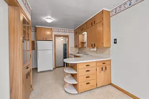 1814 36th St, Moline, IL 61265 - Photo 8