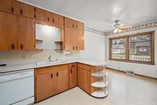 1814 36th St, Moline, IL 61265 - Photo 10