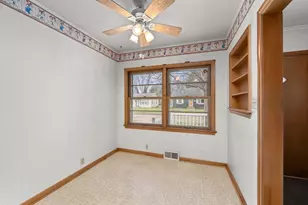 1814 36th St, Moline, IL 61265 - Photo 6