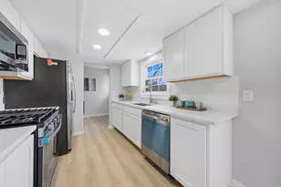 593 Bristol Ln, Elk Grove Village, IL 60007 - Photo 14