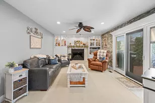 340 Stonehurst Ln, Roselle, IL 60172 - Photo 10