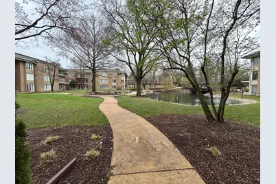 2 Oak Brook Club Drive #B111, Oak Brook, IL 60523 - Photo 6