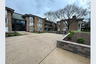 2 Oak Brook Club Drive #B111, Oak Brook, IL 60523 - Photo 2