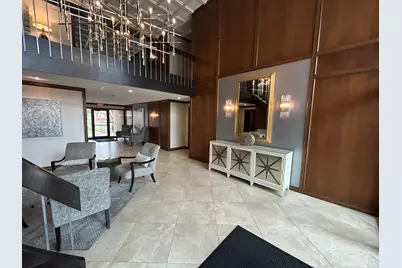 2 Oak Brook Club Drive #B111, Oak Brook, IL 60523 - Photo 4