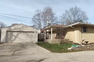 116 N Vale Ave, Rockford, IL 61107 - Photo 6