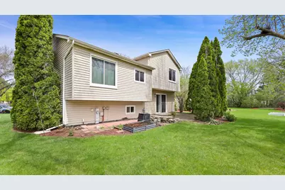 2284 Briarhill Drive, Naperville, IL 60565 - Photo 18