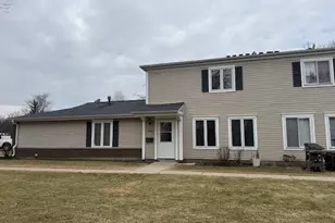 1085 Cove Dr, Prospect Heights, IL 60070 - Photo 1