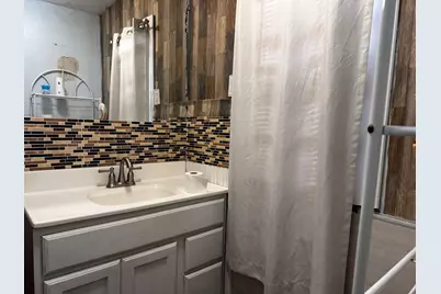 482 S Float Avenue, Freeport, IL 61032 - Photo 10