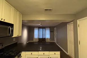 129 Elmwood Ave, Evanston, IL 60202 - Photo 2