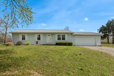 306 N White Street N, Creal Springs, IL 62922 - Photo 2