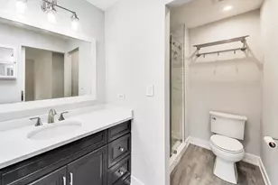 1101 Oakwood Dr, Westmont, IL 60559 - Photo 20