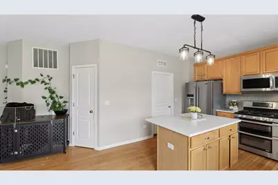 210 Honeysuckle Street, Bolingbrook, IL 60490 - Photo 8