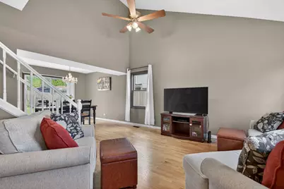 81 Washington Avenue, Streamwood, IL 60107 - Photo 6