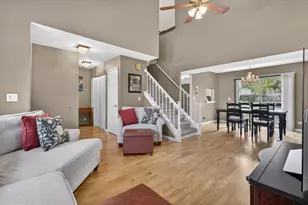 81 Washington Ave, Streamwood, IL 60107 - Photo 4
