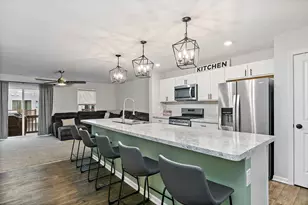 2563 Bella Dr, Pingree Grove, IL 60140 - Photo 4