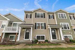 2563 Bella Dr, Pingree Grove, IL 60140 - Photo 2