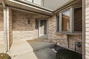 16538 Fairfax Ct, Tinley Park, IL 60477 - Photo 4
