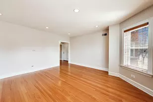 1734 W Foster Ave, Chicago, IL 60640 - Photo 4