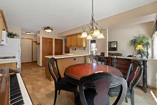 723 Silk Oak Ln, Crystal Lake, IL 60014 - Photo 8