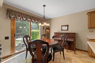 723 Silk Oak Ln, Crystal Lake, IL 60014 - Photo 4