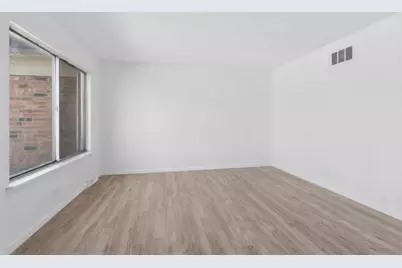 2033 Lioncrest Drive, Richton Park, IL 60471 - Photo 2