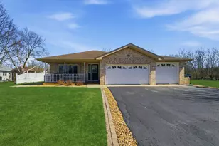 1549 Wayne Dr, Crete, IL 60417 - Photo 2