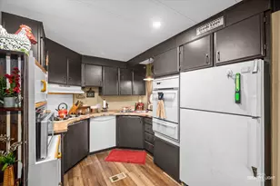 5 Hickory Ln, Sandwich, IL 60548 - Photo 4