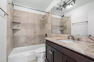 1560 N Sandburg Terrace, Chicago, IL 60610 - Photo 18