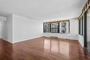 1560 N Sandburg Terrace, Chicago, IL 60610 - Photo 10