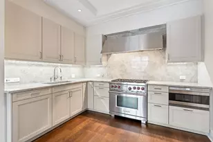 118 E Erie St, Chicago, IL 60611 - Photo 12